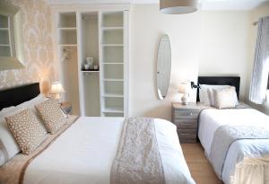 Arch House B&B & Apartments