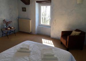 Double Room with Garden View room in L'Auberge de Reillanne
