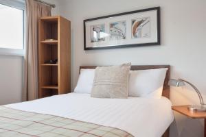 Standard Single Room room in The Brander Lodge Hotel and Bistro