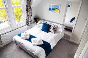 Family Room with Shower room in Kingsway GuestHouse
