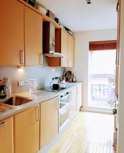 Smart 1 Bedroom Flat in Notting Hill - image 1