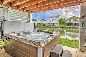 Holiday Home room in North Myrtle Beach House Less Than Half Mi to Coast!