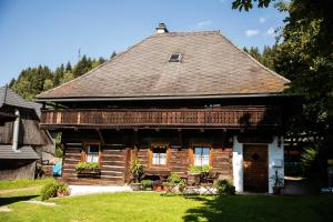 Two-Bedroom Apartment room in Gasthof Zum Kramer