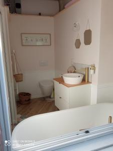 Maisons de vacances Charmant logement T2 a 2 pas de la mer : photos des chambres