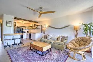 Big Island Condo with Pool Access Walk to Beach! - Laniakea