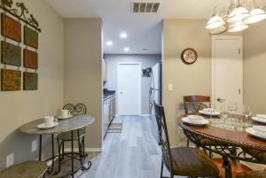 Three-Bedroom Condo room in Wine Cellar