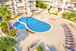 Blue Horizon Lux Apartment with Pool