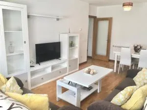 Piso céntrico próximo a la playa - Burela