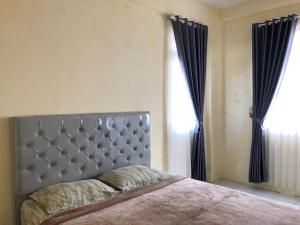 Comfy Emerald Hill Karawang
