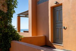 Front Row Seat to the Aegean by Neuvel Kea Greece