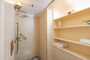Deluxe Quadruple Room -Thalo