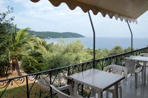 obrázek - Room in BB - Apraos Bay Hotel In Kalamaki Beach, 100m from the lovely sandy beach