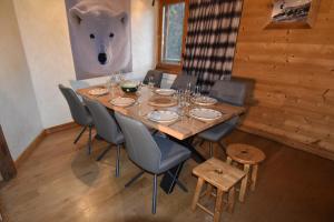 Maisons de vacances VAUJANYLOCATIONS - Le Grenier de Germaine : photos des chambres