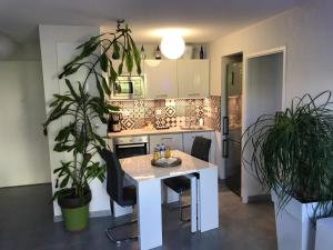 Appartements Villa Marcenac 45 m2, jardin, parking, wifi, netflix : photos des chambres