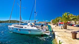 The Grande - Huge terrace - Amazing sea views - Tastefully Furnished - Access to rooftop terrace and gym - Hillside Apartments Rogoznica