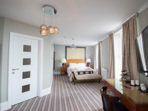 The Wayfarer Rooms