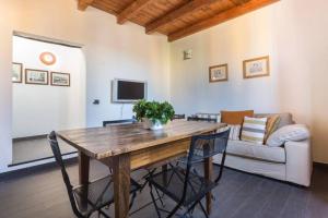 Su Dandaru, the castle view house