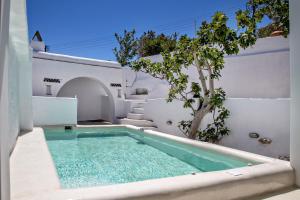 Beachside Villa Agios Sostis Tinos Greece