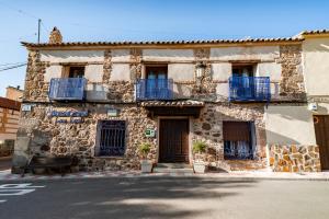 Five-Bedroom House room in Casa Rural Alamogrande