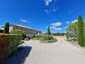 Maisons d'hotes Domaine La Condamine CRILLON LE BRAVE : photos des chambres