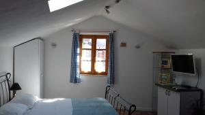 Apartments MIME - Small House