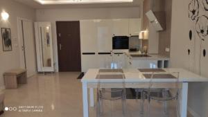 LuxApartament 2 - z dużym tarasem i garażem w nowym Zeta Park