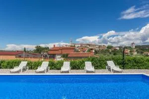 Holiday Home with pool in Višnjan - Farini