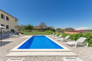 Holiday Home with pool in Višnjan 