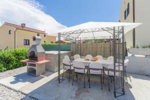 Holiday Home with pool in Višnjan