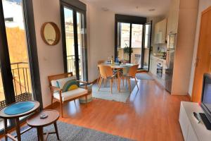 Penthouse in old city center by NRAS