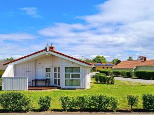 Two-Bedroom Holiday home in Grömitz 2