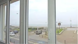 ESPLANADE FRONT DE MER 109 1er Etage Lit fait wifi - 勒特雷波尔