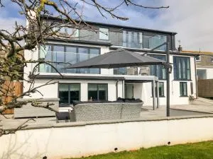 Two Hoots - Thurlestone