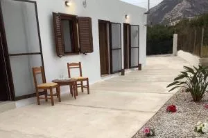 Haroupia - Áyios Pandeleḯmon