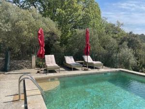 Maisons de vacances Stylish Holiday Home in Lacoste with Swimming Pool and airco : photos des chambres