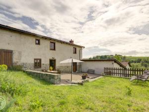 Maisons de vacances Gite Virigneux, 3 pieces, 6 personnes - FR-1-496-119 : photos des chambres