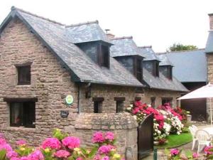 Maison de 2 chambres avec jardin clos et wifi a Plehedel a 5 km de la plage