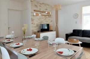 Charmante Maison à 200 mètres de la Plage, Saint-Pierre-La-Mer 10INAV5