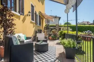 Tinas yellow home -  Monvalle 