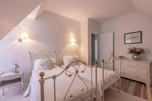 Maisons de vacances Quiet 50's cottage - 12 p. - Private park & pool : photos des chambres