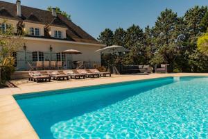 Maisons de vacances Quiet 50's cottage - 12 p. - Private park & pool : photos des chambres