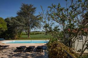 Maisons de vacances Quiet 50's cottage - 12 p. - Private park & pool : photos des chambres