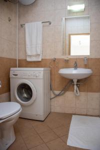 Sunny apartment in a complex with a POOL and GYM by Flаt Manаger