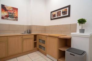 BEST located, 150 m2 5 bedrooms apt.,