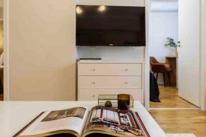 Stunning Views 2BR Intercontinental Flat