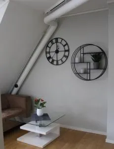 O Brian Gjestehus - Стремстад