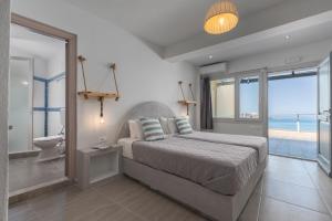 Gizis Exclusive Santorini Greece