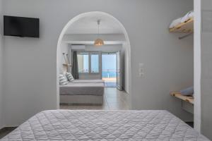 Gizis Exclusive Santorini Greece