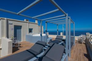 Gizis Exclusive Santorini Greece