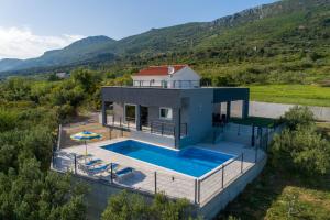 Intimate secluded Luxury Villa Cambello, GORGEOUS SEA VIEW in Croatia